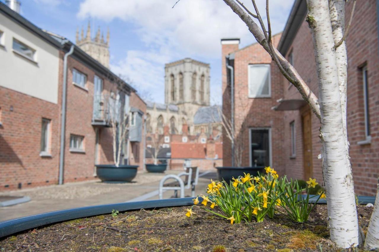 St Helen'S House With Minster Views Lägenhet York Exteriör bild