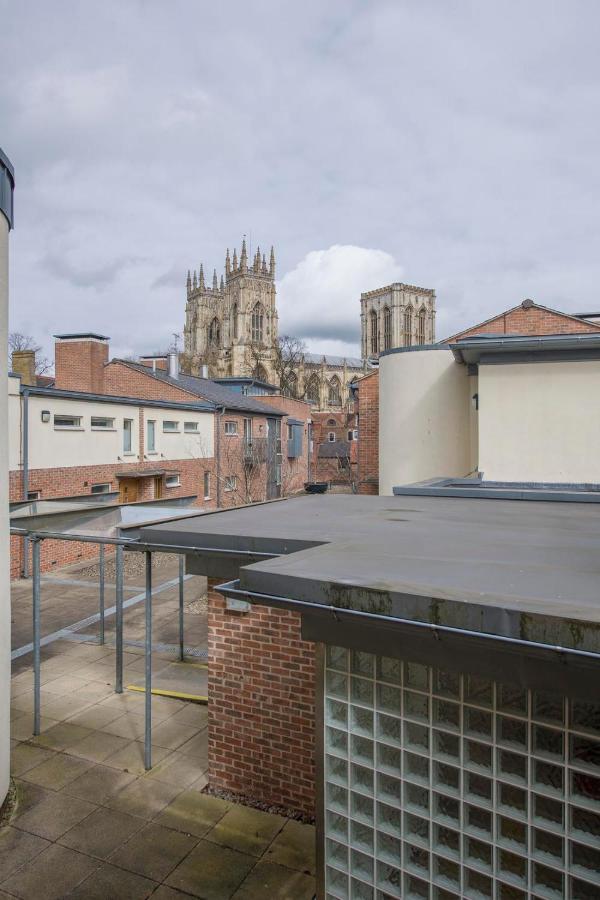 St Helen'S House With Minster Views Lägenhet York Exteriör bild